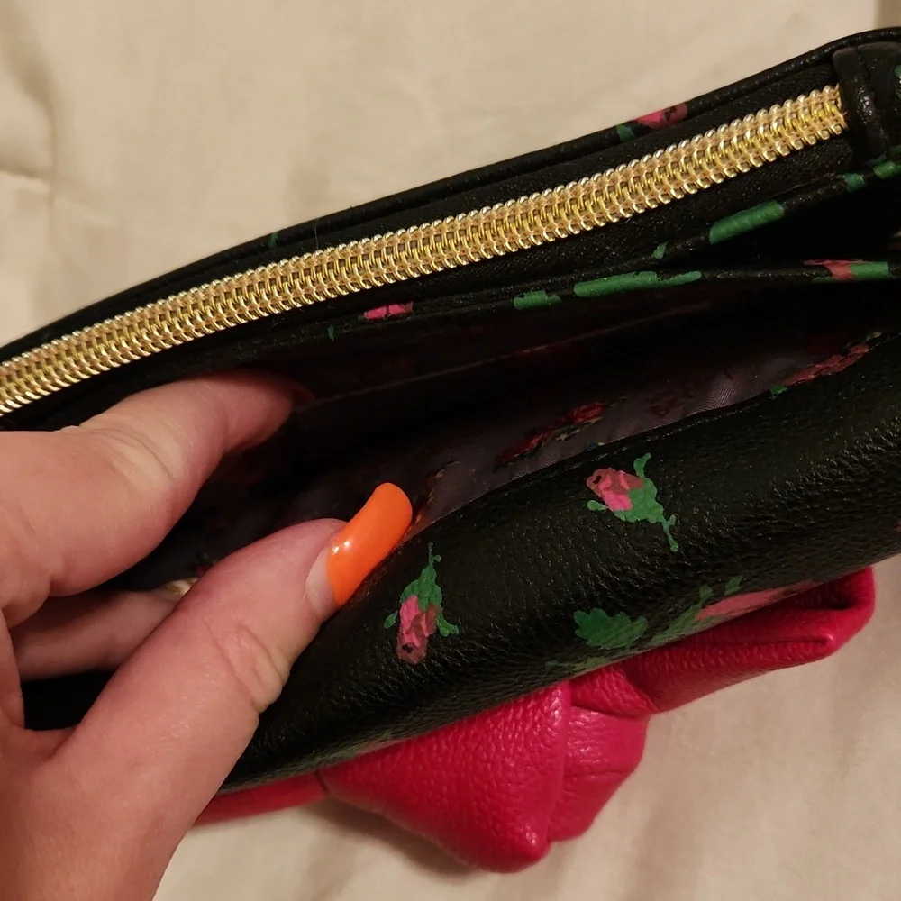 NWOT BESTSEY JOHNSON WALLET WRISTLET
